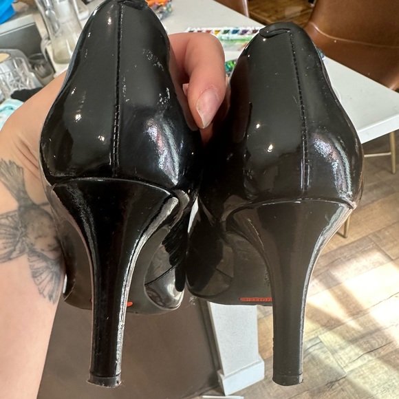 CUSHIONED Heels! Rockport Patent Leather pumps - Picture 7 of 10